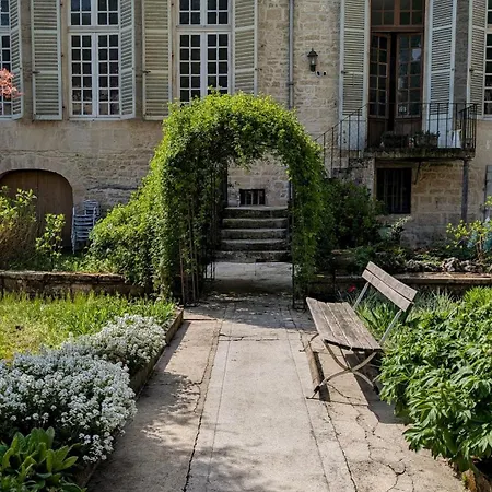 Le Val Du Roy Couette-café 3*