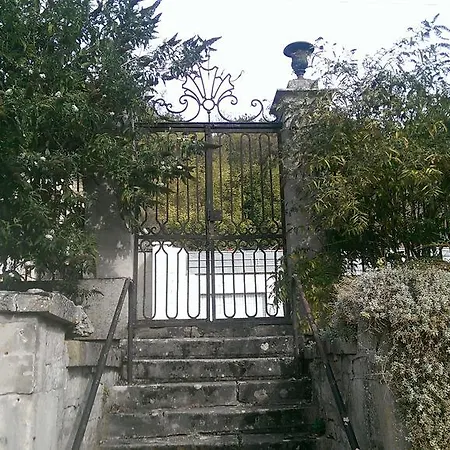 Le Val Du Roy Bed & Breakfast *