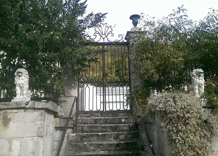 Le Val Du Roy Frühstückspension 3*